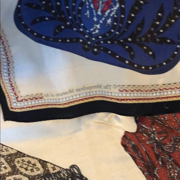 Metropolitan Museum of Art vintage scarf NWOT - Picture 6 of 7
